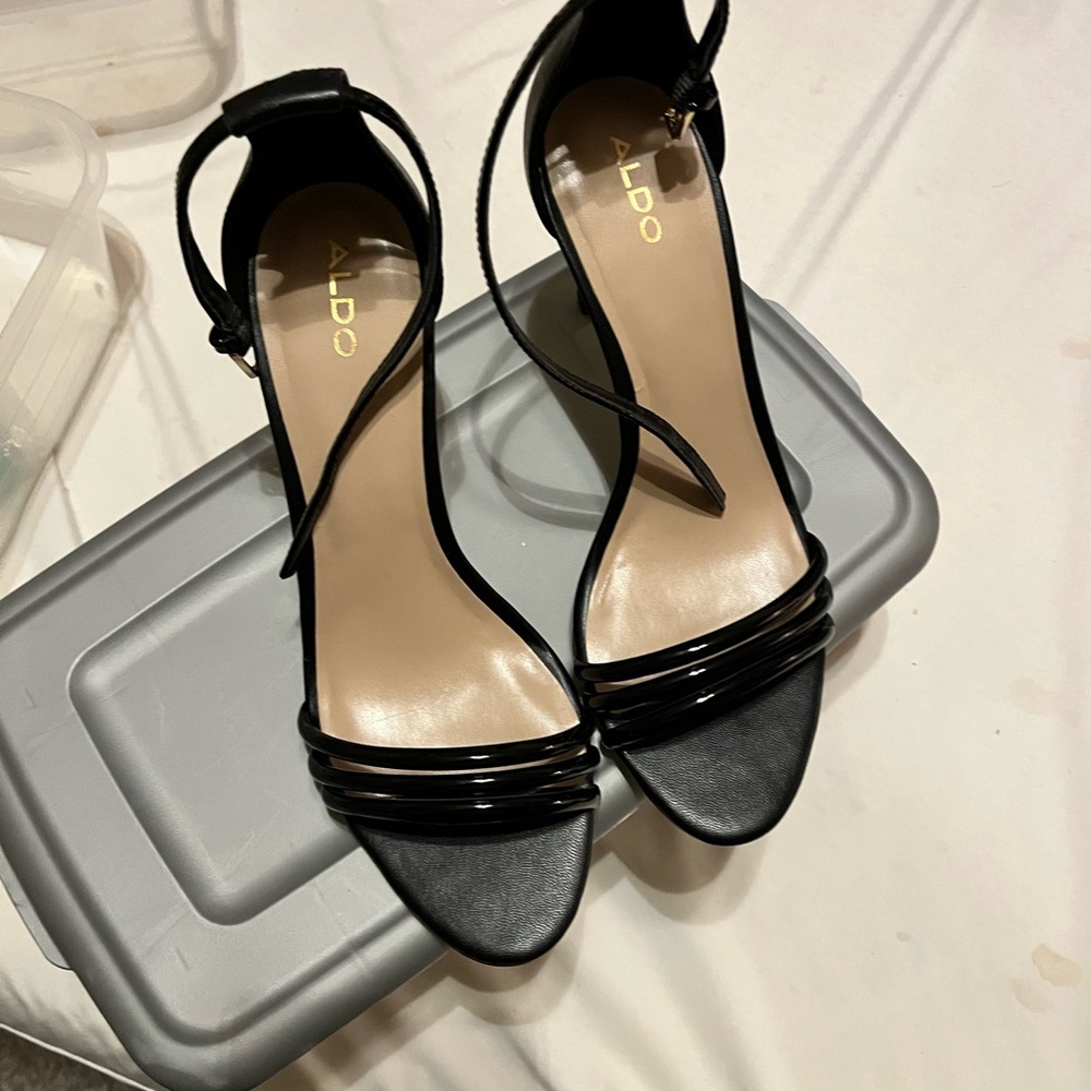 Aldo heels size 9